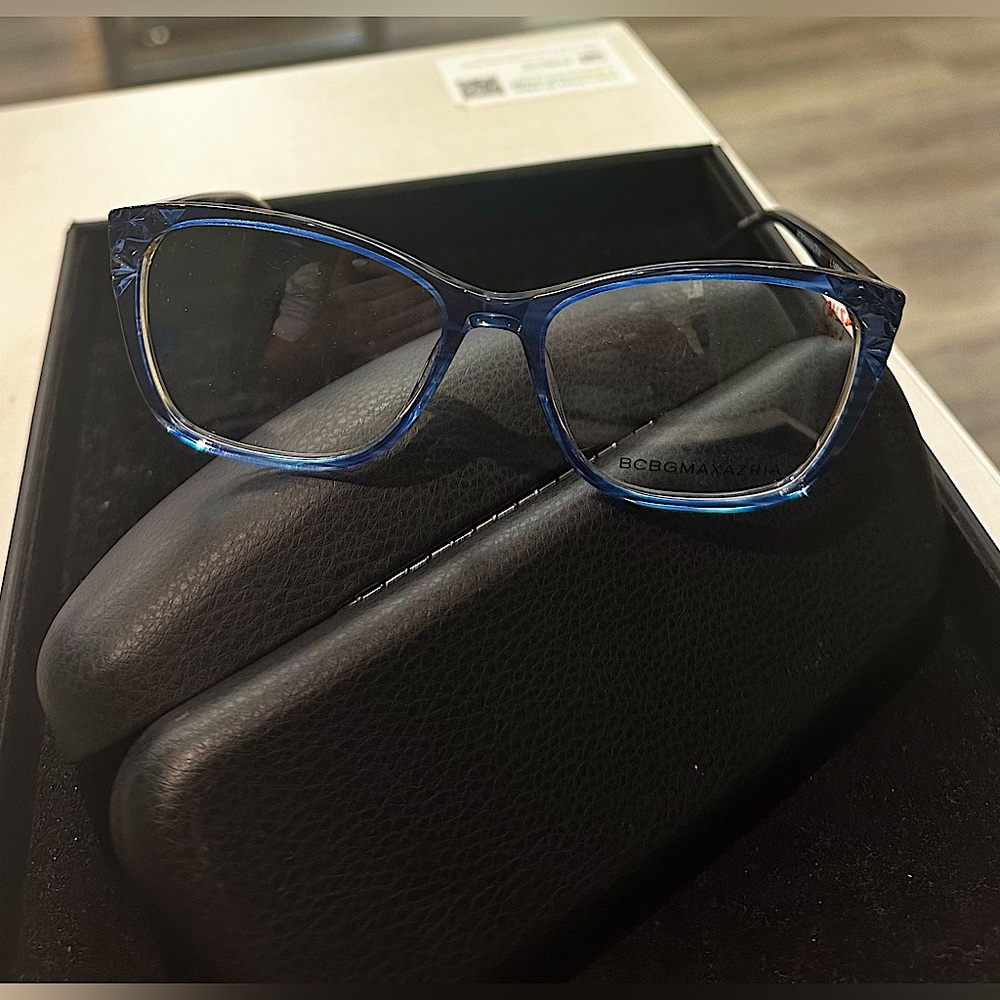 BCBGMaxazria women’s plastic frame